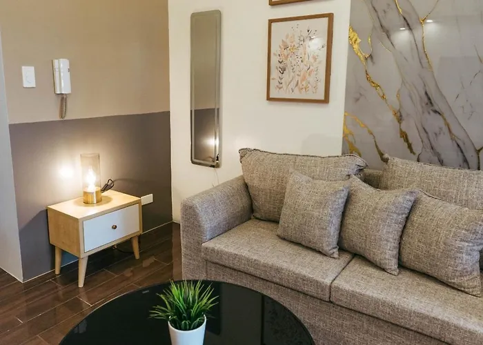 Modern Living 5 With Fast Wifi And Netflix Manila